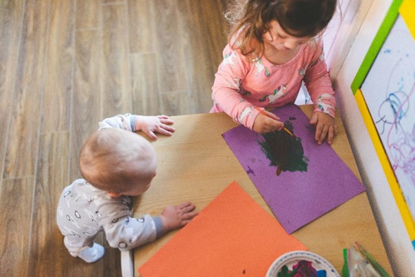 Lees meer over het artikel 42% van de ouders zegt dat de verlofdagen op hun werk niet gerespecteerd worden