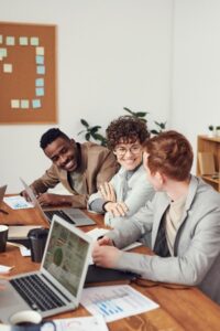 Lees meer over het artikel 7 op de 10 bedrijven registreren werktijd al