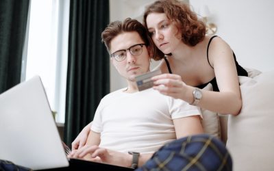 1 jeune sur 10 a déjà été invité à prêter sa carte bancaire contre de l’argent